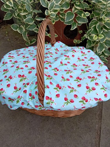 Wicker shopping basket - shopping,