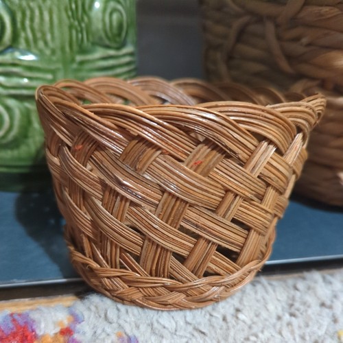 Vintage large woven planter - large,