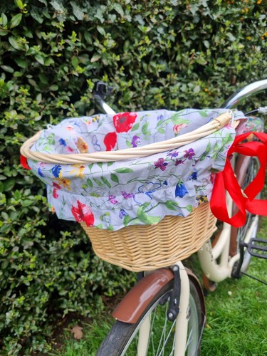 Front wicker clip basket - front,